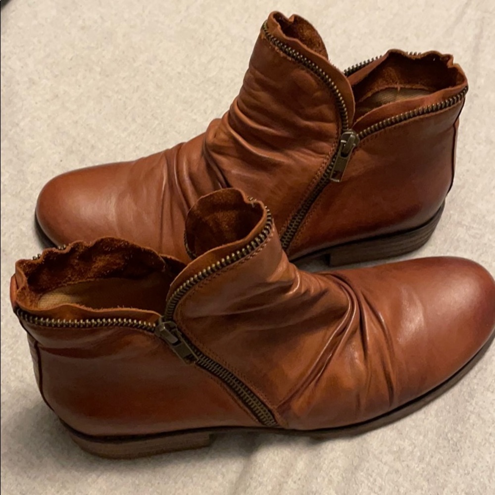 Miz Mooz Luna Ankle Boot sz 9 (fits like 10)